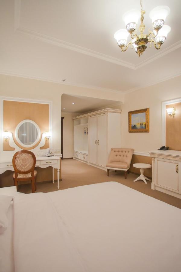 Orly Park-Hotel Kyjev Exteriér fotografie